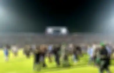 Tragedi Paling Berdarah Sepak Bola Indonesia Terjadi 129 Korban Berjatuhan, Penggunaan Gas Air Mata di Kanjuruhan Salahi Aturan FIFA?