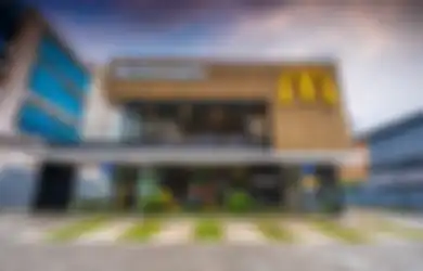 Gunakan Material Ramah Lingkungan, Gerai Mcdonald’s Boulevard Barat Tawarkan Tampilan Sejuk nan Modern!