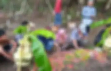 Kaki Lebam dan Wajah Membiru Nyaris Gosong, Begini Kisah Pilu 3 Saudara yang Tewas Dalam Tragedi Kanjuruhan, Sempat Terinjak-injak Saat Hendak Keluar Stadion