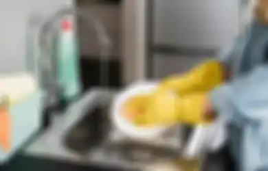 Bersih 100 Persen hingga Karat Hilang, Ternyata Bak Cuci Piring Bisa Kinclong dengan 1 Bahan Dapur Ini