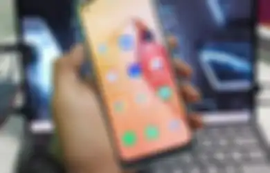 Cara Aktifkan Mode Sederhana Agar Orang Tua Lebih Mudah Pakai HP di OPPO Reno8