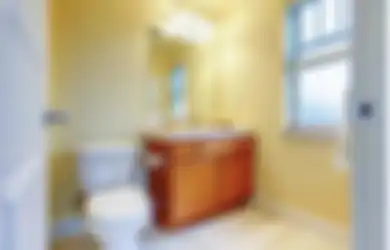 Jauh dari Kata Norak! 7 Desain Kamar Mandi Warna Kuning Bikin Tetangga Auto Respons Begini, Cek Foto Cantiknya Sekarang