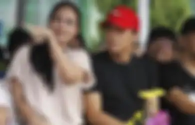 Pernah Unggah Foto Editan Menikah dengan Ariel NOAH, Penyanyi Dangdut Ini Disebut Kepincut Ketampanan Sang Vokalis, Warganet Langsung Bereaksi Begini