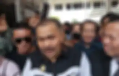 Wanita yang Nangis Keluar Rumah Sambo Ternyata 'Piala Bergilir' di Badan Kepolisian? Pengacara Brigadir J Ungkap Fakta dari Intelnya!