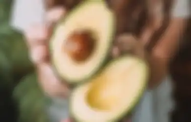 Aneka Tips Harian, Coba Bungkus Alpukat Mentah Bersama Buah Ini, Dijamin Gak Bikin Kecewa