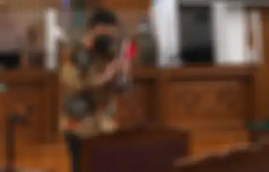 Selnya Bersebelahan dengan sang Istri, Ferdy Sambo Lakukan Ini di Ruang Tahanan PN Jaksel sebelum Sidang