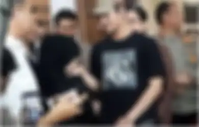 Mantap Berdamai dengan Rizky Billar, Begini Momen Lesti Kejora Cium Tangan hingga Dipeluk Sang Suami