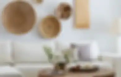 Siapa Bilang Meja Kopi Oval Bikin Ruangan Susah Modis? Begini Triknya Biar Terasa Makin Estetik