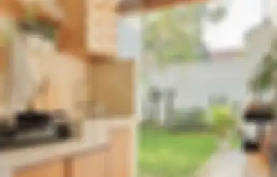 Terang Saja Ibu RT Tanya-tanya Terus, Desain Dapur Kecil Terbuka di Belakang Rumah Bikin Mood Makin Happy, Ini 12 Foto Cantiknya