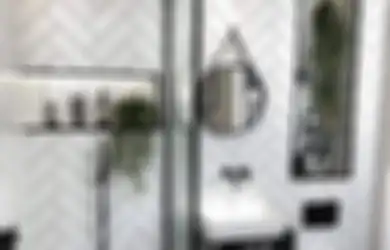Banyak yang Anggap Remeh, Cermin Kamar Mandi Bikin Rezeki Seret Jika Dipasang dengan Posisi Begini, Aturan Feng Shui Kasih Alasannya
