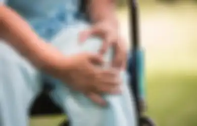 Primbon Jawa Meramalkan Aib Anda Akan Terbongkar hingga Bertemu Mantan Kekasih, Simak 4 Arti Kedutan Area Paha Kiri Berikut Ini