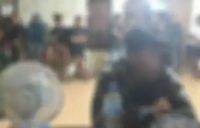 Pegawai Bank Plecit Diarak Tanpa Busana Setelah Digerebek Warga, Terkuak Penyebabnya yang Bikin Geleng Kepala!