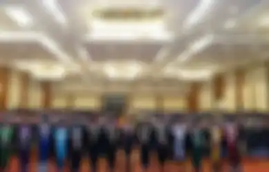 Puluhan Mahasiswa UM Surabaya Lulus Tanpa Skripsi, Diganti Pakai Ini