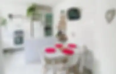 Foto Desain Dapur Warna Putih Minimalis Tampak Membosankan? Coba Ubah dengan 5 Cara Simpel Begini