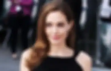 Angelina Jolie Sebenarnya Hampir Main di Film Spider-Man 4 Versi Tobey Maguire