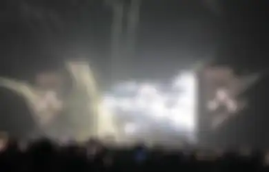 Konser LANY A November to Remember 2022, Paul: Ini Show Favorit Gue Sejauh Ini!
