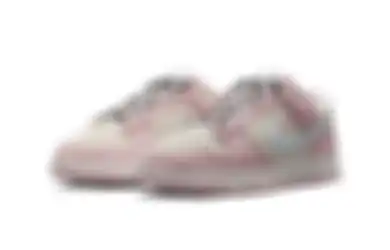 Tonjolkan Inovasi Warna, Nike Rilis Sneaker Dunk Low 'Pink Foam'