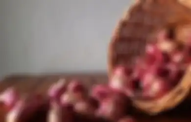 Aneka Tips Kesehatan, Makan Bawang Merah Mentah, Ternyata Tubuh Rasakan Perubahan Luar Biasa ini, Redakan Penyakit Musiman