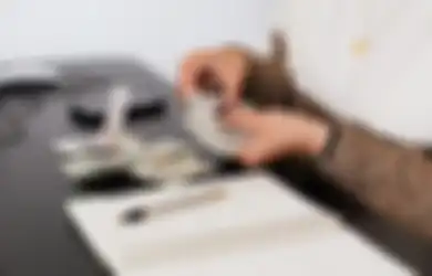Lebih Aman Pinjaman Online atau Bank? Simak Perbedaannya Sebelum Ajukan Pinjaman Ketimbang Pilih Pinjol Ilegal