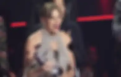 Kembali Mencapai Kesuksesan, Taylor Swift Ngeborong Empat Piala MTV Video Music Awards!
