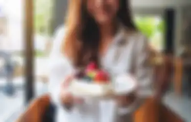Bikin Makin Ngantuk, Sebaiknya Hindari 5 Makanan Ini saat Makan Siang!