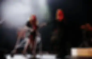 Respect! Paramore Ajak Penggemar Penyandang Disabilitas untuk Naik ke Atas Panggung Menyanyikan 'Misery Business'!