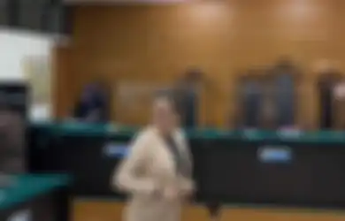 Merasa Didzolimi, Nikita Mirzani Menangis Saat Sidang Dugaan Kasus Pencemaran Nama Baik: Tidak Logis!