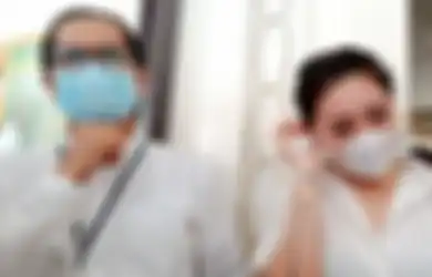 Reza Arap Tak Hadir Sidang Mediasi Cerai, Wendy Walters Tampak Sembab hingga Singgung Soal Hal Ini