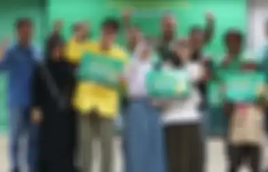 GrabScholar x BenihBaik Berikan Ribuan Beasiswa Berprestasi bagi Anak Mitra Grab dan Umum