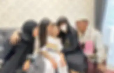 DETIK-DETIK Mencekam Ayah Dinar Candy Temukan sang Anak, Syok Lihat Kondisi Pesantren Roboh hingga Jasad Tak Bernyawa Akibat Gempa Cianjur!