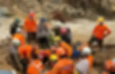 Kronologi Tewasnya Ibu dan Anak Korban Gempa Cianjur yang Pelukan, Ternyata Pulang Kegiatan, Terlempar dari Mobil karena Jalan Longsor!