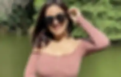 Nggak Posting Foto Hot Baru, Tante Ernie Ungkap Alasan Puasa dari IG