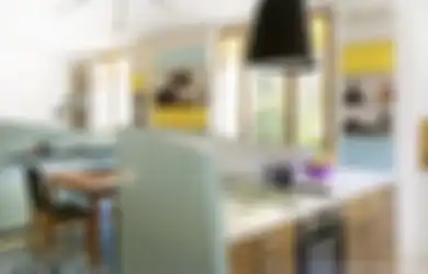 Ganti Desain Dapur Kecil Bikin Ruang Makan Multifungsi, Foto Interiornya Menawan Hati