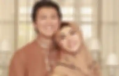 Pamer Potret Remang-remang Lakukan Ini dengan Reino Barack di Jepang, Syahrini Bagikan Momen Romantis Bak Bantah Isu Cerai