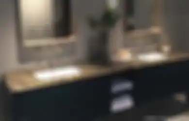 Tak Perlu Repot Desain Ulang Kamar Mandi, 5 Trik Unik Menyimpan Handuk Bikin Foto Tampilannya Berubah Total