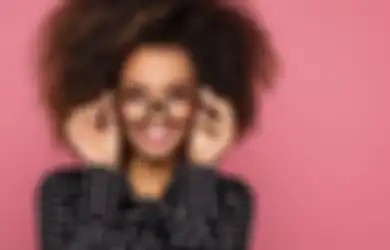 Bekas Kacamata di Hidung Ganggu Penampilan, Atasi Pakai 4 Cara Ini!