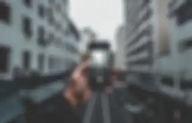 8 Cara Foto Pakai HP Android Agar Hasilnya Seperti Fotografer Pro