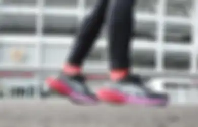 Asics Novablast 3: Bikin Pelari Pemula Melesat Semangat dan Pencapaian Larinya, Mantul!
