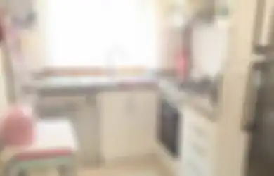 Supaya Foto Desain Dapur Kecil Terlihat Luas, Atur Area Masak dengan 5 Trik Simpel