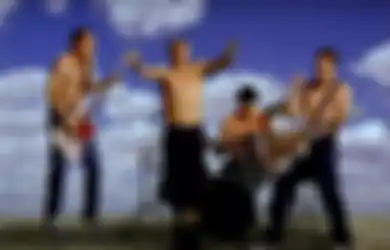 Pencapaian Baru, Music Video Red Hot Chili Peppers ‘Californication’ Tembus Satu Miliar Views di YouTube!