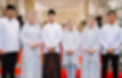 Warga Gelar Nonton Bareng Persiapan Pernikahan Kaesang Pangarep dan Erina Gudono, Sudah Gelar Karpet di Gedung Pertemuan Sejak Pagi, Begini Penampakannya