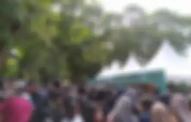 4 Fakta Bagi-bagi Makanan Gratis di Pernikahan Kaesang - Erina di Solo, 30 Ribu Box Ludes!