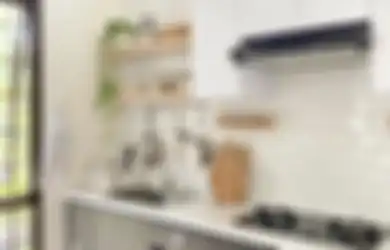 Dipasangi Kabinet Anti Sumpek, Desain Dapur Sempit Dijamin Tetap Rapi, Foto Interiornya Makin Aesthetic