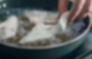 Aneka Tips Harian, Cobalah Lakukan Tips ini Agar Busa Minyak Goreng Lenyap Ketika Memasak