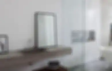 Ekspos Material Semen, Foto Desain Kamar Mandi Minimalis Bikin Iri