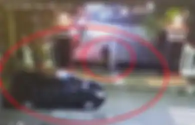 Terekam di Video Viral 56 Detik, Mobil Perampok yang Satroni Rumah Dinas Wali Kota Blitar Dibukakan Gerbang hingga Dipandu Parkir oleh Sosok Ini, Kapolres Buka Suara