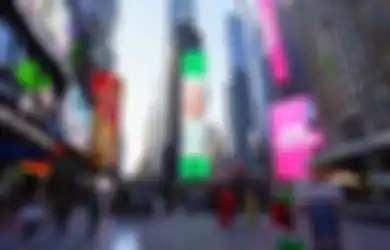 Jadi Duta EQUAL Spotify Desember 2022, Foto Fatin Terpampang di Times Square New York!
