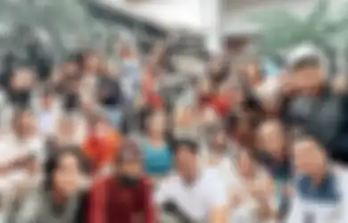 Gisel Ingat Kebaikan Tuhan di Hari Natal, Foto Ayahnya Berbaju Muslim Jadi Sorotan