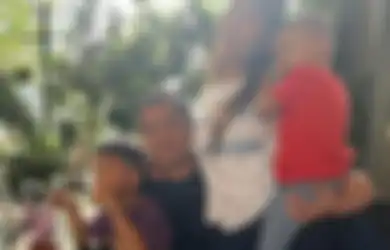 'Kamu Mah Saltum Sendiri Loh, Sumpah' Raffi Ahmad Kesal Bukan Kepalang Lantaran Sang Istri Salah Kostum di Acara Ultah Ayu Dewi, Nagita Slavina Sampai Harus Berkali-kali Minta Maaf