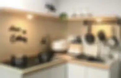 Enak Buat Ditiru, Foto Interior Dapur Kecil Terlihat Ringkas, Perabotnya Disimpan Pakai Cara Tak Biasa